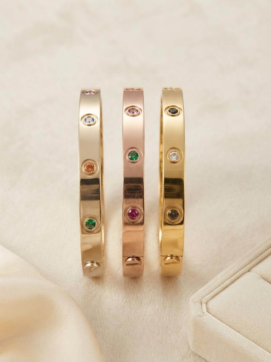 18 Ayar Altın Renkli Taşlı Cartier Model Bilezik